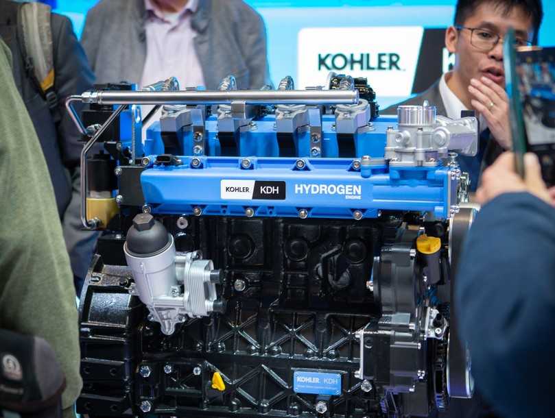 Erster Auftritt auf der Agritechnica in Hannover: Der Wasserstoffmotor auf Basis des KDI 2504 TCR ist als CO2-neutrales Antriebssystem auch für den Einsatz in Baumaschinen interessant. | Foto: Kohler Erster Auftritt auf der Agritechnica in Hannover: Der Wasserstoffmotor auf Basis des KDI 2504 TCR ist als CO2-neutrales Antriebssystem auch für den Einsatz in Baumaschinen interessant. | Foto: Kohler