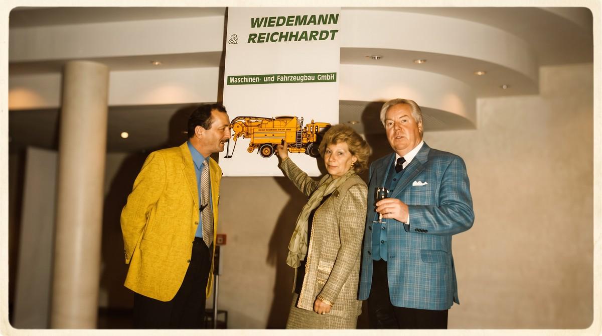 Foto von früher: Rainer Reichhardt († 30.01.2025, von links), Carla und Karl Wiedemann. | Foto: Wiedemann