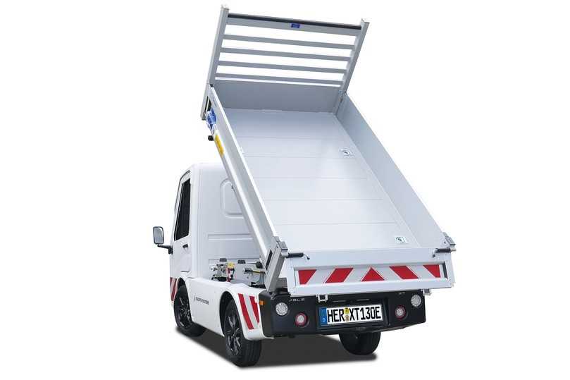 Die Ladefläche der Alu-Kippmulde misst 2,3 mal 1,4 m. Die Seitenwände sind 35 cm hoch. | Foto: Tropos Motors Europe Die Ladefläche der Alu-Kippmulde misst 2,3 mal 1,4 m. Die Seitenwände sind 35 cm hoch. | Foto: Tropos Motors Europe