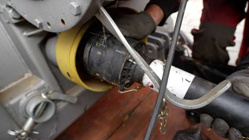 Aufgrund seines Abschlusses als Kfz-Meister kann Hartl fast alles selber umsetzen, was die Maschine an Pflege und technischem Know-how benötigt. | Foto: Merlo