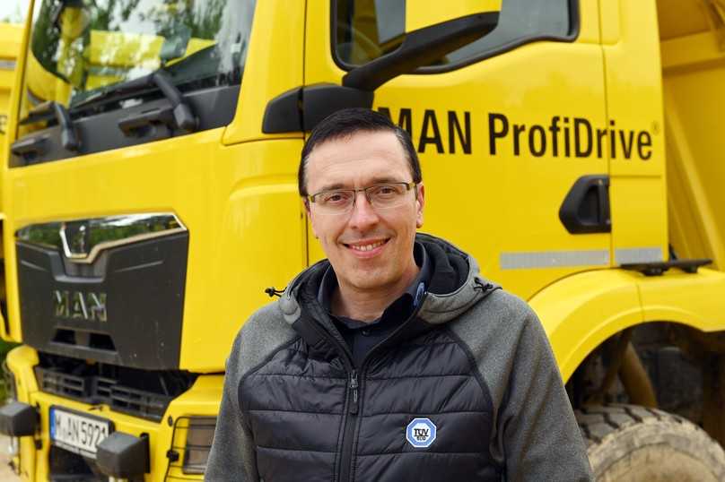 THW-Bereichsausbilder Jürgen Adelfinger würde jederzeit wieder so ein Offroad-Training bei MAN ProfiDrive absolvieren. | Foto: QUATEX THW-Bereichsausbilder Jürgen Adelfinger würde jederzeit wieder so ein Offroad-Training bei MAN ProfiDrive absolvieren. | Foto: QUATEX