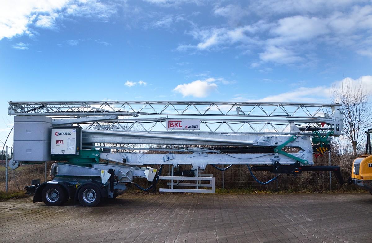BKL präsentiert den mobilen Schnellbaukran System Cattaneo CM 301 mit 30 Meter Ausladung auf der Dach+Holz. | Foto: BKL Baukran Logistik GmbH BKL präsentiert den mobilen Schnellbaukran System Cattaneo CM 301 mit 30 Meter Ausladung auf der Dach+Holz. | Foto: BKL Baukran Logistik GmbH