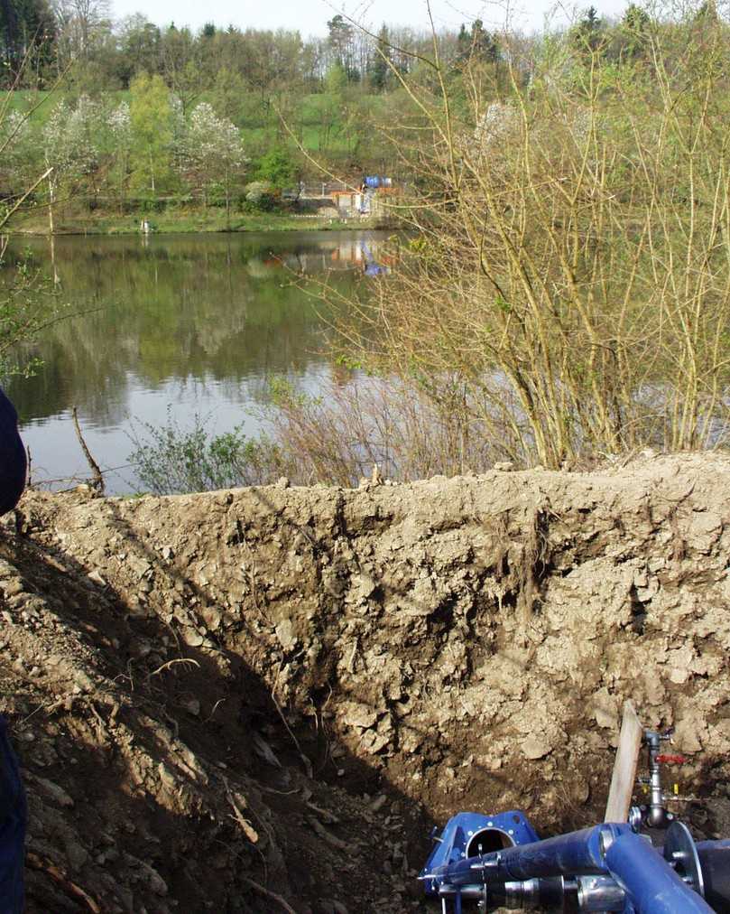 Auf 200 Metern verläuft der Doppeldüker unter dem Vorstaubecken der Biggetalsperre: etwa 10 Meter unter der Wasseroberfläche und 1 ½ Meter unter dem Seeboden. | Foto: Rädlinger primus line GmbH