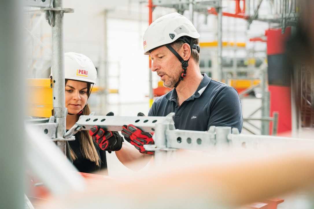PERI bietet Schulung für Prüfung von Arbeits- und Schutzgerüsten an PERI bietet Schulung für Prüfung von Arbeits- und Schutzgerüsten an