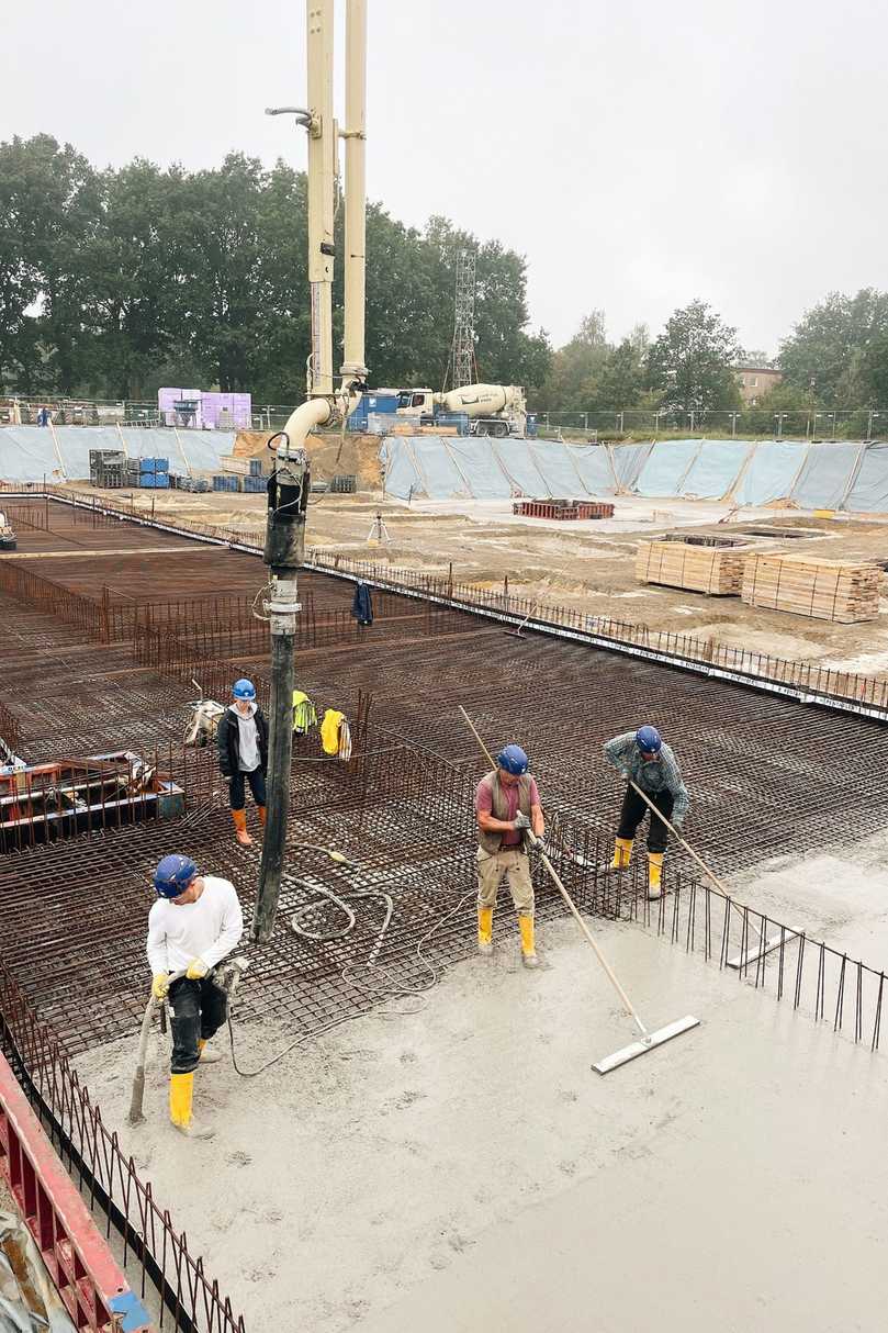 Die Gebäude werden auf einem Stahlbetonsockel aus Geopolymerbeton errichtet. | Foto: Aug. Prien Bauunternehmung Die Gebäude werden auf einem Stahlbetonsockel aus Geopolymerbeton errichtet. | Foto: Aug. Prien Bauunternehmung