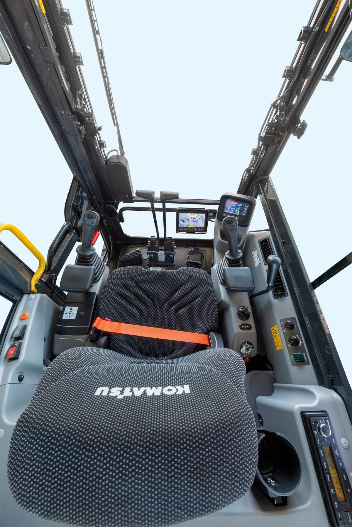 Einblick in die neue MR-5-Fahrerkabine. | Foto: Komatsu