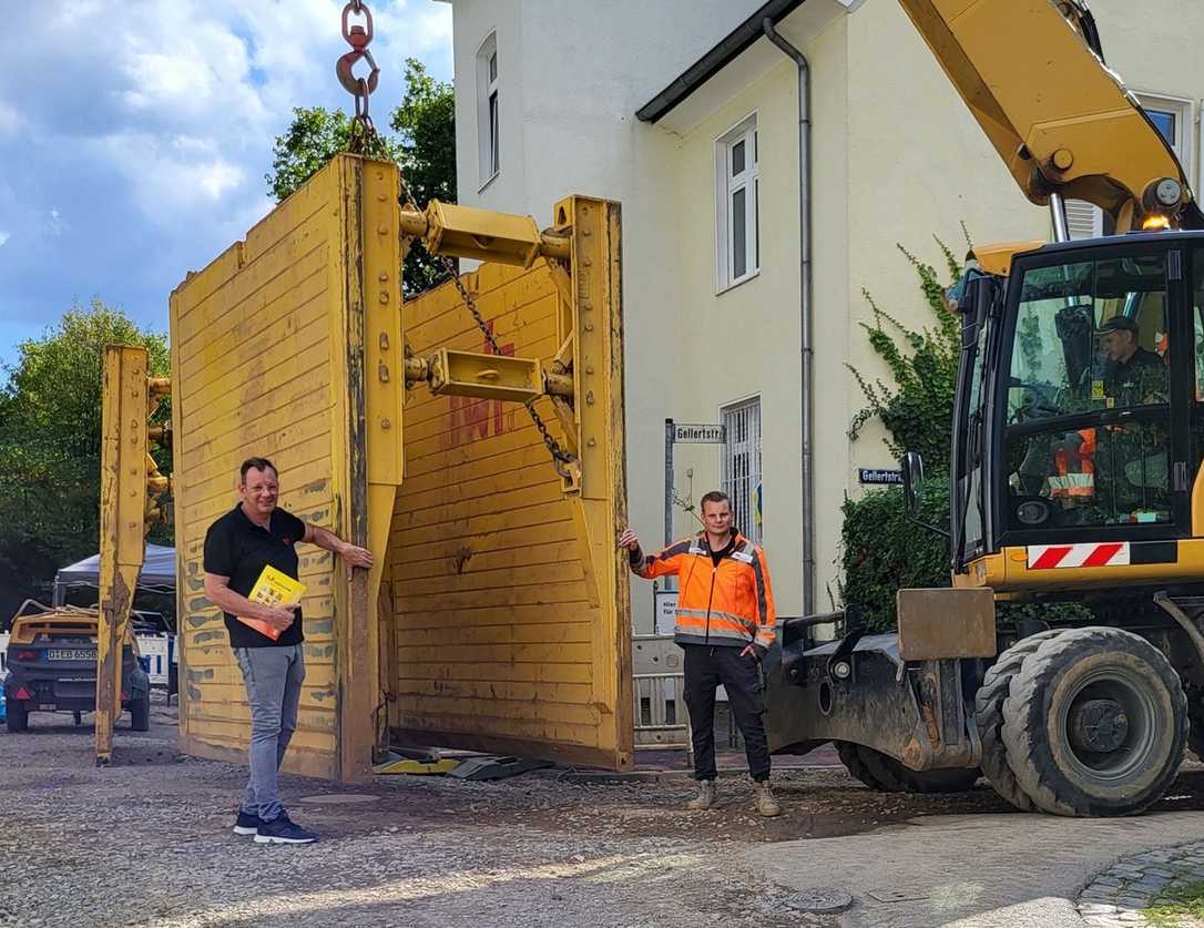 Verbau mit Verbaugreifer schafft enormen Zeitgewinn Verbau mit Verbaugreifer schafft enormen Zeitgewinn