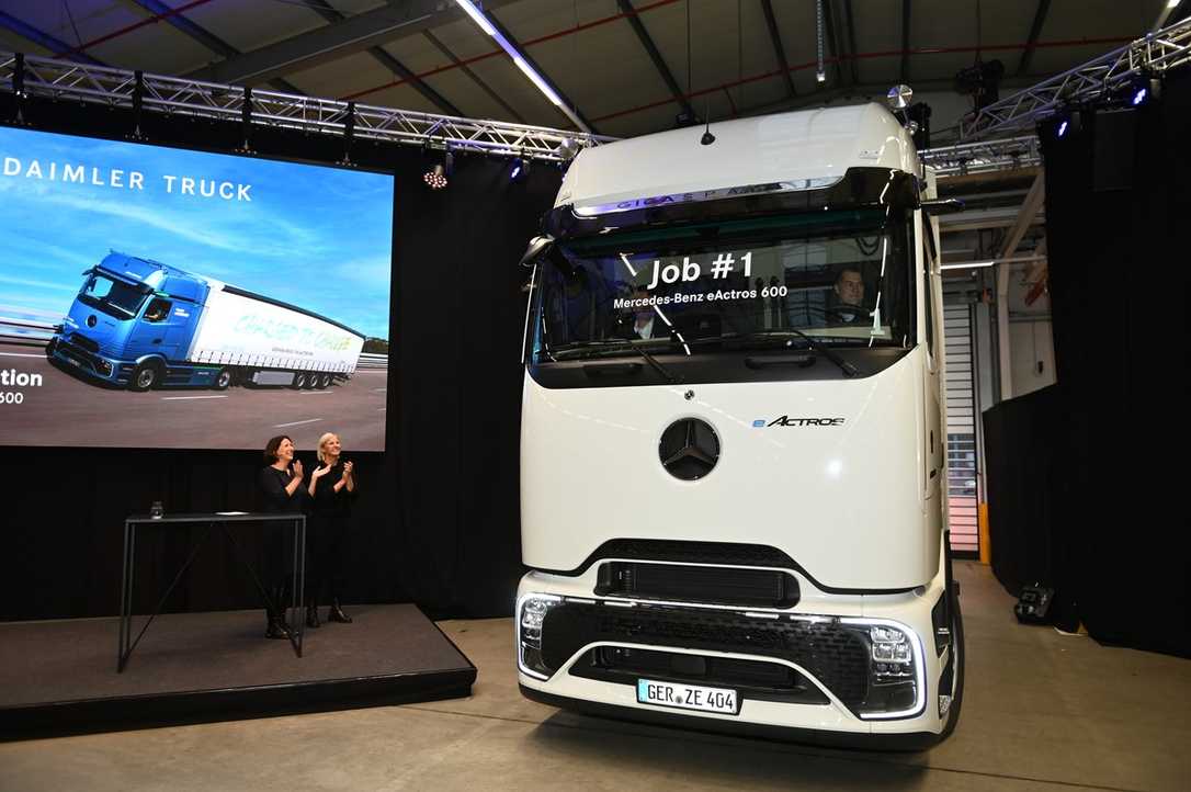 E-Lkw: Batterieelektrischer Mercedes eActros 600 geht in Serie E-Lkw: Batterieelektrischer Mercedes eActros 600 geht in Serie