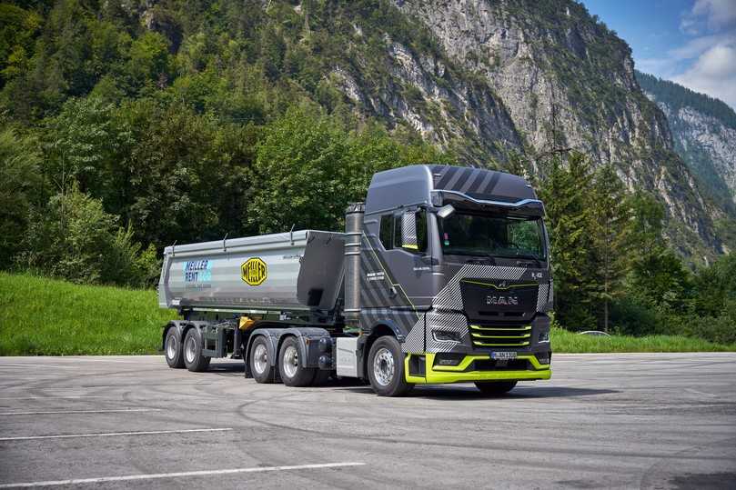 Seinen Wasserstoffverbrenner zeigt MAN im Prototyp eines 520 PS starken hTGX-Kippsattelzuges. | Foto: MAN Truck & Bus Seinen Wasserstoffverbrenner zeigt MAN im Prototyp eines 520 PS starken hTGX-Kippsattelzuges. | Foto: MAN Truck & Bus