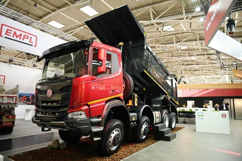Mit konventionellem Dieselmotor: Tatra Phoenix 8x8 Hinterkipper | Foto: QUATEX Mit konventionellem Dieselmotor: Tatra Phoenix 8x8 Hinterkipper | Foto: QUATEX