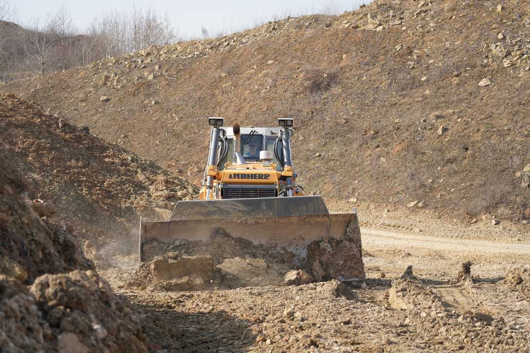 Gebraucht statt neu: Warum dieser Steinbruch auf Liebherr-Maschinen setzt