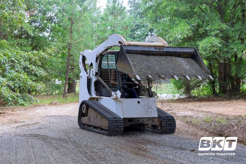 Multiforce BK T92 ist die neue Serie von Gummiraupenketten für Anwendungen des Materialtransports in Industrie und Bauwesen, präsentiert auf der bauma 2025. | Foto: BKT