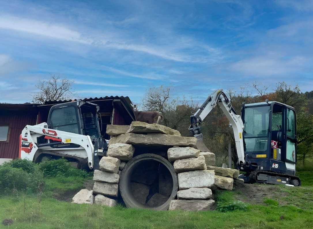Bobcat verklagt Cat: Patentstreit um Kompaktmaschinen geht vor Gericht
