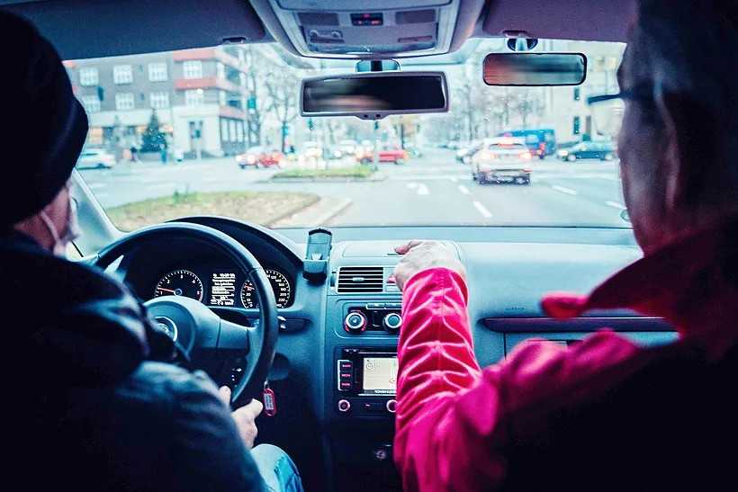 Tag der Verkehrssicherheit: BG Bau warnt vor zunehmenden Wegeunfällen