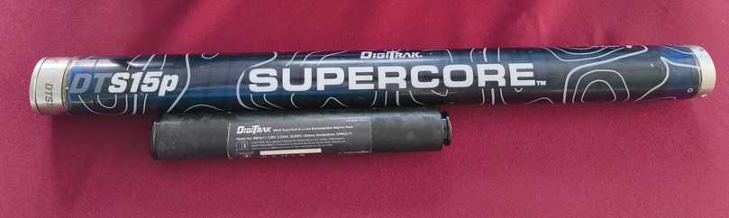 Der neue 15-Zoll-Sender „Supercore“ (hier mit der wiederaufladbaren Supercell-R) ermöglicht präzise Messungen selbst unter extremen Bedingungen wie stark bewehrten Betonstrukturen oder Bahngleisen. | Foto: B_I/Valdix