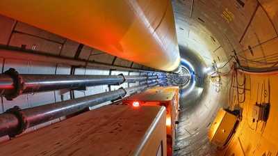 Unter und mit dem Elbwasser