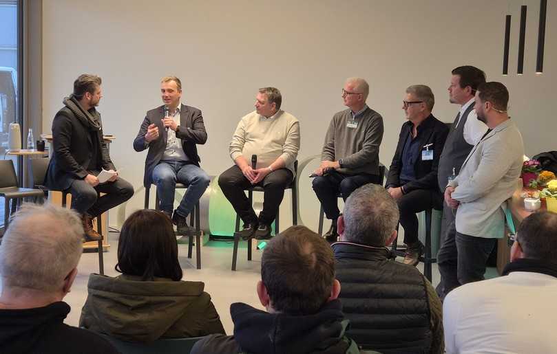 Bei der abschließenden Podiumsdiskussion wurden aktuelle Stimmungen und Trends der Branche thematisiert. V.l.: Moderator Sissis Kamarianakis, Benedikt Stentrup, Ralf Hamann, Andreas Haacker, Wendelin Böhne, Stefan Blenke und Manuel Geissler. | Foto: B_I/zu Eulenburg