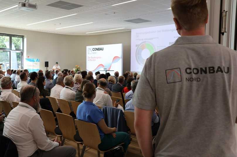 Start für den neuen Kongress: Die Auftaktveranstaltung der Conbau Nord war gut besucht. | Foto: bb Start für den neuen Kongress: Die Auftaktveranstaltung der Conbau Nord war gut besucht. | Foto: bb