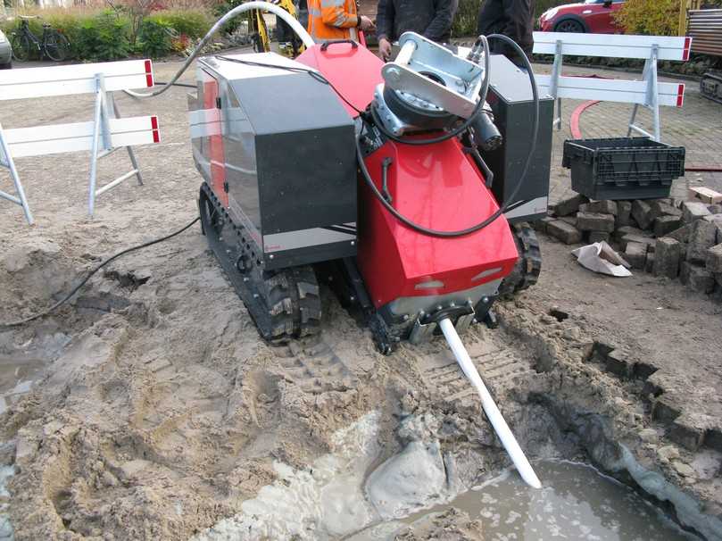 Vollelektrische Spülbohrmaschine 5060TR auf Gummiraupen | Foto: Arvi Vollelektrische Spülbohrmaschine 5060TR auf Gummiraupen | Foto: Arvi
