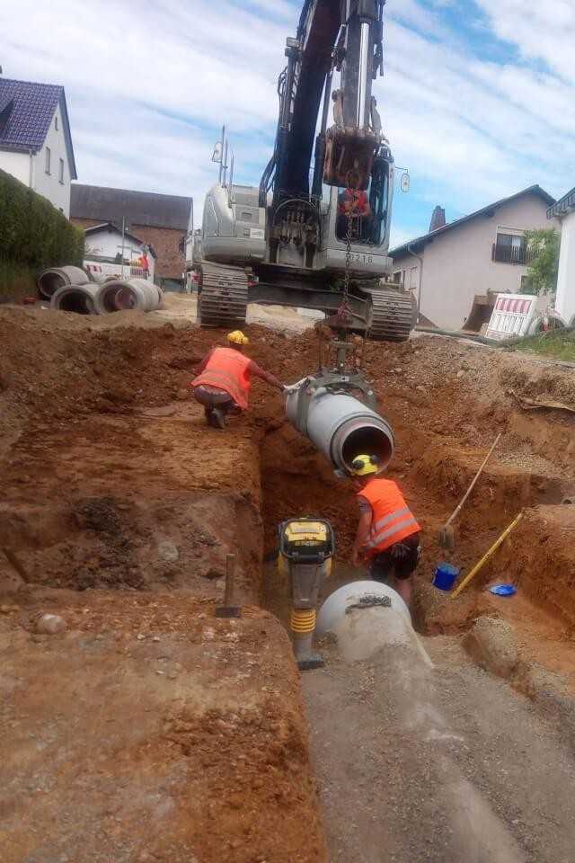 Die Fabekun-Rohre waren auf der Baustelle gut zu handhaben. Das trug zu einer schnellen und sicheren Verlegung bei. | Foto: Abel & Weimar Straßen- und Tiefbau GmbH
