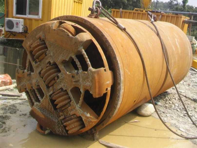 Abb. 2: Totalschaden eines Abbauwerkzeuges aufgrund einer zu langen Vorpressstrecke | Foto: Dr. Uffmann Abb. 2: Totalschaden eines Abbauwerkzeuges aufgrund einer zu langen Vorpressstrecke | Foto: Dr. Uffmann