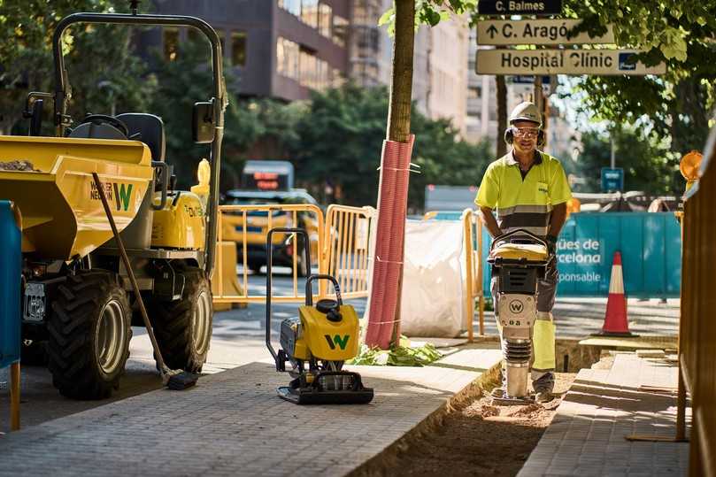 Emissionsfreies und lärmminderndes Arbeiten im urbanen Umfeld: Akku‑Baugeräte von Wacker Neuson im Einsatz. | Foto: Wacker Neuson