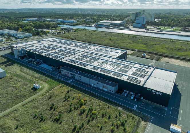 Moderne Holzbauproduktion trifft nachhaltige Infrastruktur