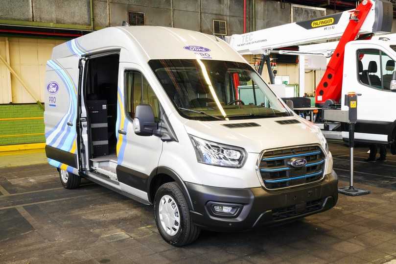 Mobile Service: Transit mit einem umfangreichen Werkstatt-Ausbau von Würth. | Foto: Randolf Unruh, Ford