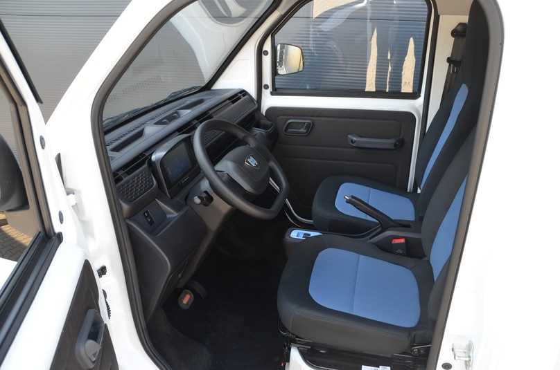 ARI 458 Pro Elektrotransporter Blick in den Innenraum. | Foto: Ari Motors