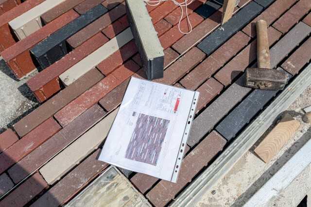 Das Mischungsverhältnis der Farbtöne und das Verlegemuster wurden vorgegeben.