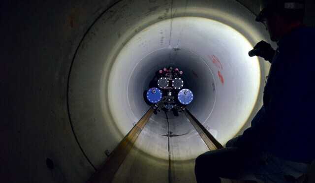 Der Rohrstrang nähert sich dem Schachtbauwerk. | Foto: bi/zu Eulenburg