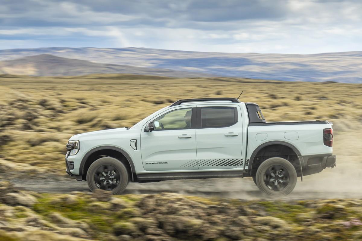 2,3-l-Benzinmotor plus 75-kW-Elektromotor, 10-Gang-Automatik und Allradantrieb fürs Gelände kennzeichnen den neuen Ford Ranger mit Hybridantrieb. | Foto: Ford Pro