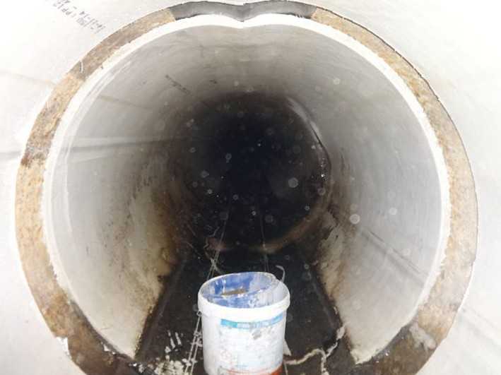 Abb. 4: Inlinersanierung mit Leerrohr im Scheitel | Foto: Gerald Preuß Abb. 4: Inlinersanierung mit Leerrohr im Scheitel | Foto: Gerald Preuß