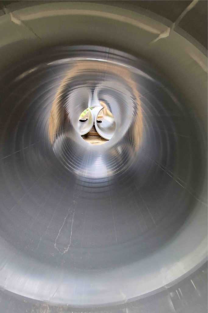 Mit ihrer glatten Innenwandung eignen sich DWCor 3000-Kanalrohre besonders gut für den Einsatz in Mischwassersystemen. Ablagerungen kommen hier so gut wie nicht vor. | Foto: Funke Kunststoffe