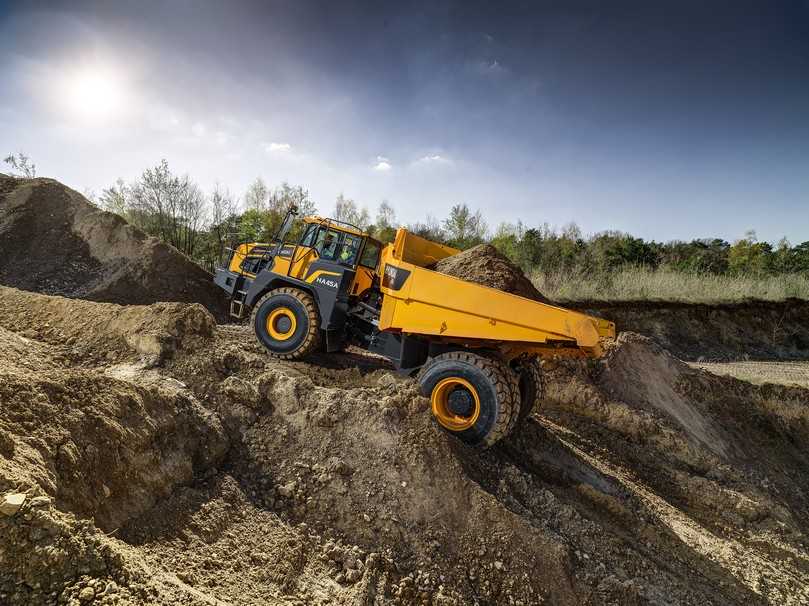 Teil der Neuheiten-Offensive: Der HA45A 4×4 ist der erste zweiachsige Knicklenker-Muldenkipper von Hyundai. | Foto: Hyundai CE