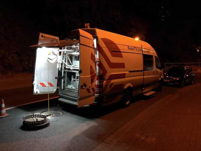 Um verkehrliche Einschränkungen zu minimieren, nahm die SWO Netz GmbH die 3D-Verlaufsmessung des Hauptkanals unter der Buersche Straße nachts vor. Das Unternehmen ist eine 100-prozentige Tochter der Stadtwerke Osnabrück und für die Planung, den Bau und den Betrieb der Infrastrukturnetze im Stadtgebiet zuständig. | Foto: IBAK Um verkehrliche Einschränkungen zu minimieren, nahm die SWO Netz GmbH die 3D-Verlaufsmessung des Hauptkanals unter der Buersche Straße nachts vor. Das Unternehmen ist eine 100-prozentige Tochter der Stadtwerke Osnabrück und für die Planung, den Bau und den Betrieb der Infrastrukturnetze im Stadtgebiet zuständig. | Foto: IBAK