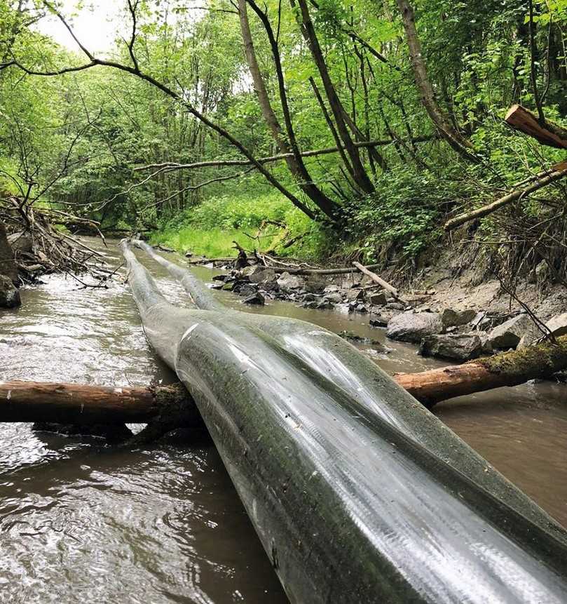 Bis zu 300 Liter Abwasser pro Sekunde bewältigten die beiden parallel verlaufenden Bypässe mit einer Länge von jeweils 1.050 Metern. | Foto: Rädlinger primus line Bis zu 300 Liter Abwasser pro Sekunde bewältigten die beiden parallel verlaufenden Bypässe mit einer Länge von jeweils 1.050 Metern. | Foto: Rädlinger primus line