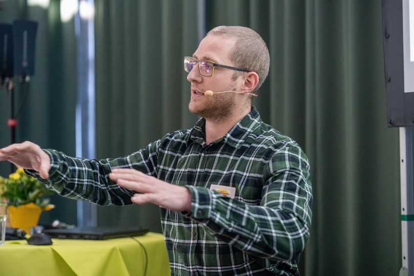 Wolfram Reinhard ist bei der Stadt Offenburg zuständiger Sachbearbeiter für das Themenfeld Baum. | Foto: Petra Reidel Wolfram Reinhard ist bei der Stadt Offenburg zuständiger Sachbearbeiter für das Themenfeld Baum. | Foto: Petra Reidel