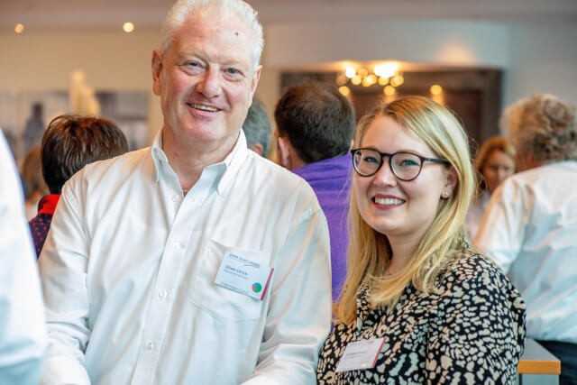 Auch ein starkes Team: Bauunternehmer Oliver Ulrich mit Tochter Annabell. | Fotos: Einer.Alles.Sauber.