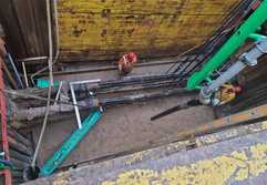 Strebenfreier Verbau schützt Hochspannungsleitungen unter den Gleisen