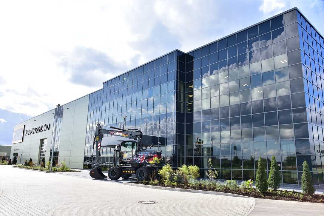 Dr. Matthias Szupories ist neuer JCB-Deutschland-Geschäftsführer Dr. Matthias Szupories ist neuer JCB-Deutschland-Geschäftsführer