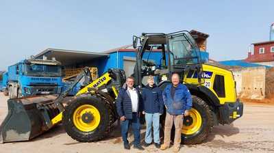 Biedermann setzt auf Komatsu WA170M-11 für Bauprojekte und Tennisplatzpflege