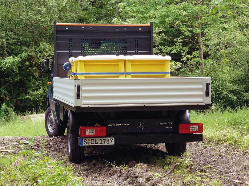 Im taffen Gelände erweist sich der 4x4-Sprinter als robuster Krabbelkünstler. | Foto: Randolf Unruh Im taffen Gelände erweist sich der 4x4-Sprinter als robuster Krabbelkünstler. | Foto: Randolf Unruh