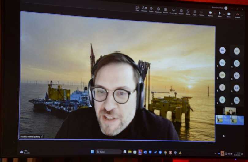 Mathias Drücker, TenneT, zeigte, wie ein Netzentwicklungsplan zustande kommt und ging auf das Thema Erdkabel vs. Freileitung ein. | Foto: B_I/Valdix