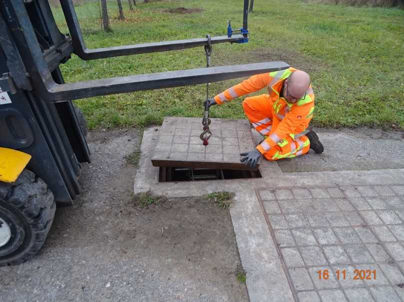 Öffnen der bestehenden Abdeckungen | Foto: Horn Ingenieure