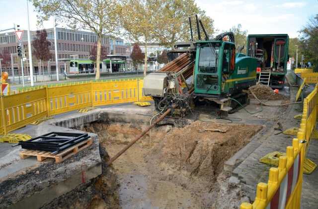 Durch die Verlegung der Leitungen im HDD-Verfahren konnten sowohl Verkehrsbeeinträchtigungen als auch Umweltbelastungen in Hannover relativ gering gehalten werden. Durch die Verlegung der Leitungen im HDD-Verfahren konnten sowohl Verkehrsbeeinträchtigungen als auch Umweltbelastungen in Hannover relativ gering gehalten werden.