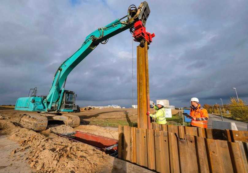 Die Arbeit der Prüfingenieure auf den Baustellen zur Sicherung der Bauqualität und Arbeitssicherheit wird von den kommunalen Auftraggebern und Netzbetreibern sehr positiv bewertet. | Foto: Güteschutz Kanalbau Die Arbeit der Prüfingenieure auf den Baustellen zur Sicherung der Bauqualität und Arbeitssicherheit wird von den kommunalen Auftraggebern und Netzbetreibern sehr positiv bewertet. | Foto: Güteschutz Kanalbau