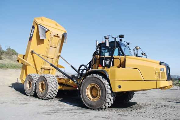 Mehr Ladekapazität und schnellere Umlaufzeiten bescheren dem Cat 745C in der Summe eine deutlich verbesserte Produktivität. Mehr Ladekapazität und schnellere Umlaufzeiten bescheren dem Cat 745C in der Summe eine deutlich verbesserte Produktivität.