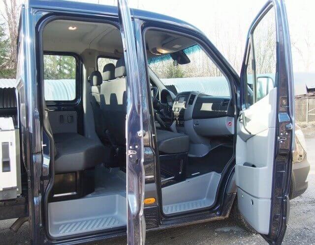 Stabil aber nicht rustikal: Die hochwertige Einrichtung hält auch unachtsamer Behandlung stand.