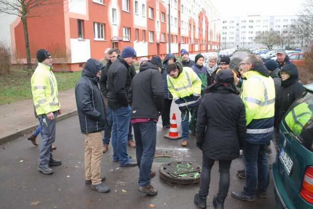 Das Schachtsanierungsverfahren stieß auch bei Kanalnetzbetreibern aus dem Umland auf großes Interesse.